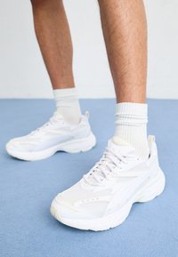 MORPHIC BASE UNISEX - Sneaker low - white/sedate gray