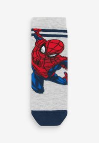 Grijze sokken met een grote rode Spider-Man-afbeelding, voorzien van blauwe accenten en een marineblauwe gestreepte boord. Zachte textuur en ribbelige enkel voor comfort.