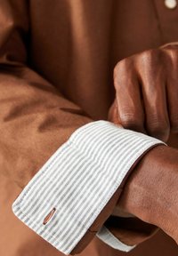 Next LONG SLEEVE OXFORD REGULAR FIT - Hemd - tan brown