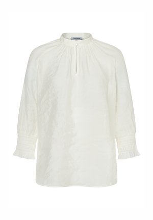 Weiße Bluse mit langen Ärmeln, gerafftem Ausschnitt, vorderem Schlitz mit Knopfverschluss und gerafften Rüschenärmeln.