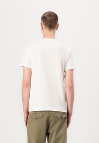 Thumbnail Image 3