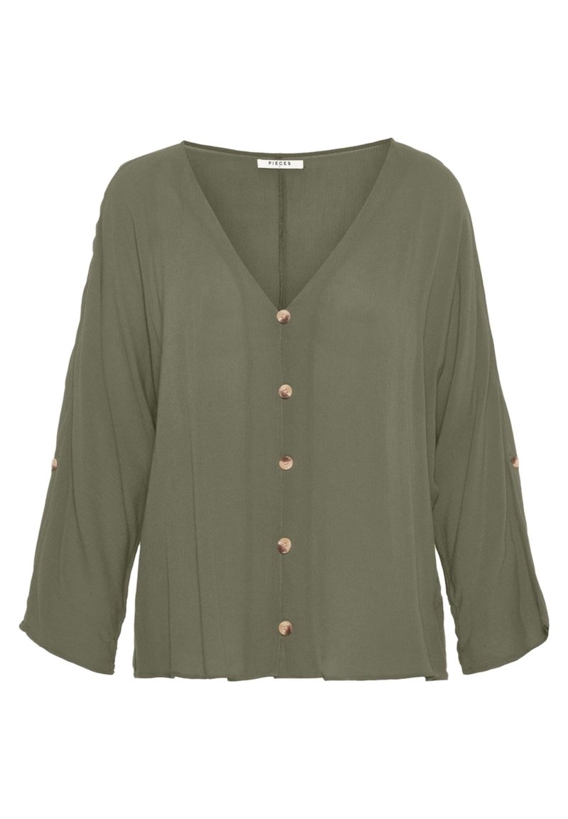 Blusa verde oliva con scollo a V, maniche lunghe e sette bottoni sul davanti. Il tessuto ha una consistenza morbida e fluida.