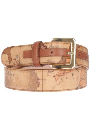Cintura stampata con mappa, caratterizzata da una superficie beige testurizzata, accenti in pelle marrone e una fibbia in metallo dorato. Il design include dettagli della mappa mondiale.