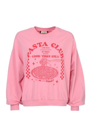 Roze sweatshirt met rode tekst "Pasta Club" en "Good Vibes Only", met een illustratie van een vork die spaghetti van een bord optilt.
