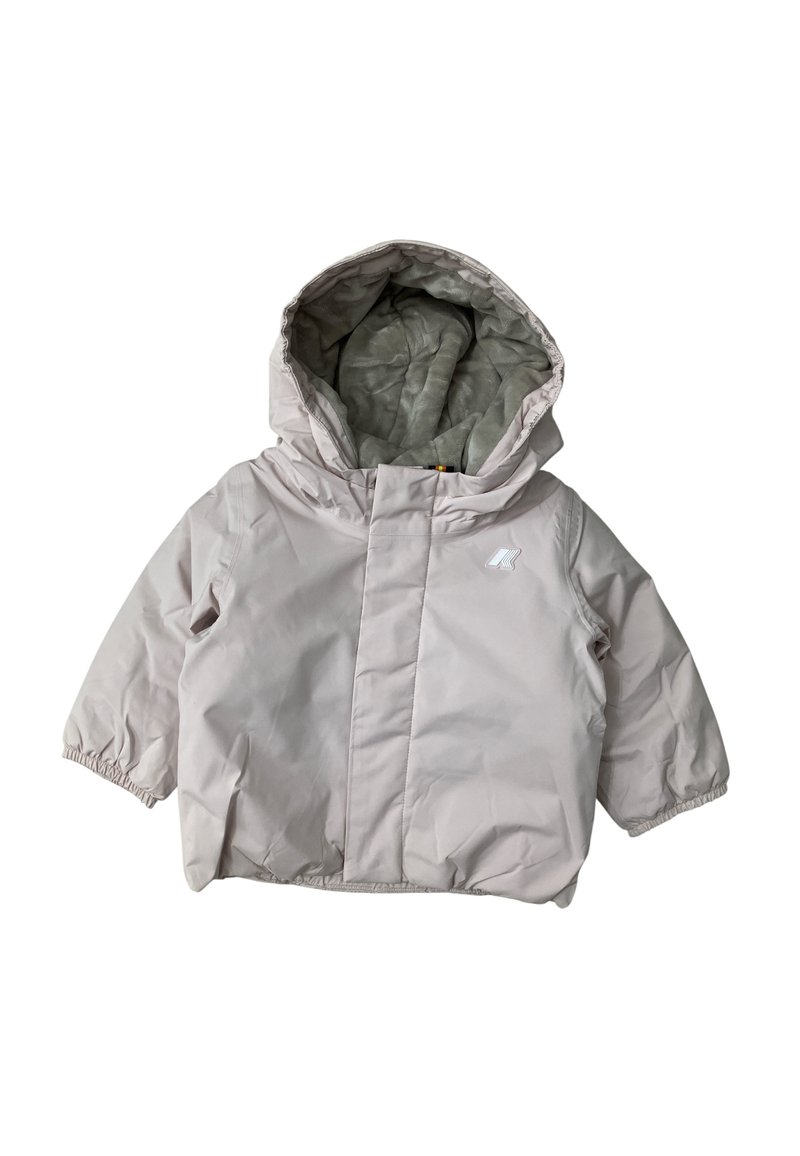 Lun lyserød jakke med hætte, elastiske manchetter og en blød grå inderforing. Har en lille hvid logo foran.