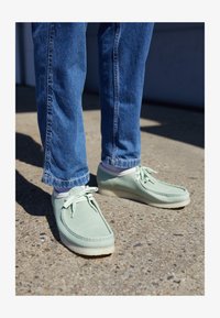 Não selecionado, pale green