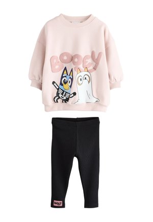 Next REGULAR FIT - BLUEY HALLOWEEN SET  - Pusa - pink