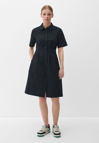 s.Oliver MIT KELLERFALTEN - Sukienka koszulowa