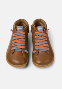 Camper Stringate sportive - mittelbraun