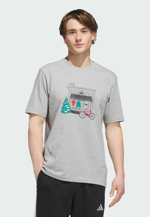 adidas Sportswear, ADIDAS SPORTSWEAR HOLIDAY SHOP GRAPHIC T-SHIRT - T-shirt con stampa - medium grey heather