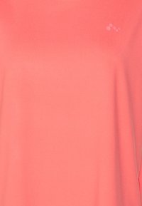 ONLY Play ONPAUBREE LIFE ON BAT LOOSE - T-shirt desportiva - sun kissed coral