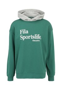 Felpa verde con cappuccio grigio, realizzata in cotone. Presenta una stampa bianca con la scritta "Fila Sportslife. Dal 1974" sulla parte anteriore. Vestibilità rilassata.
