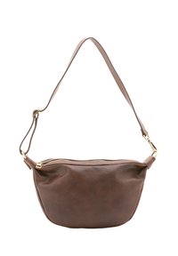 Borsa a spalla in pelle marrone con una forma morbida e strutturata, hardware in tonalità oro e chiusura con zip superiore. Presenta una singola tracolla regolabile.