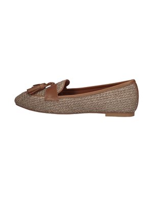 Plat geweven beige loafer met bruine leren bies en kwastdetail bovenop, lage hak en afgeronde puntige neus.