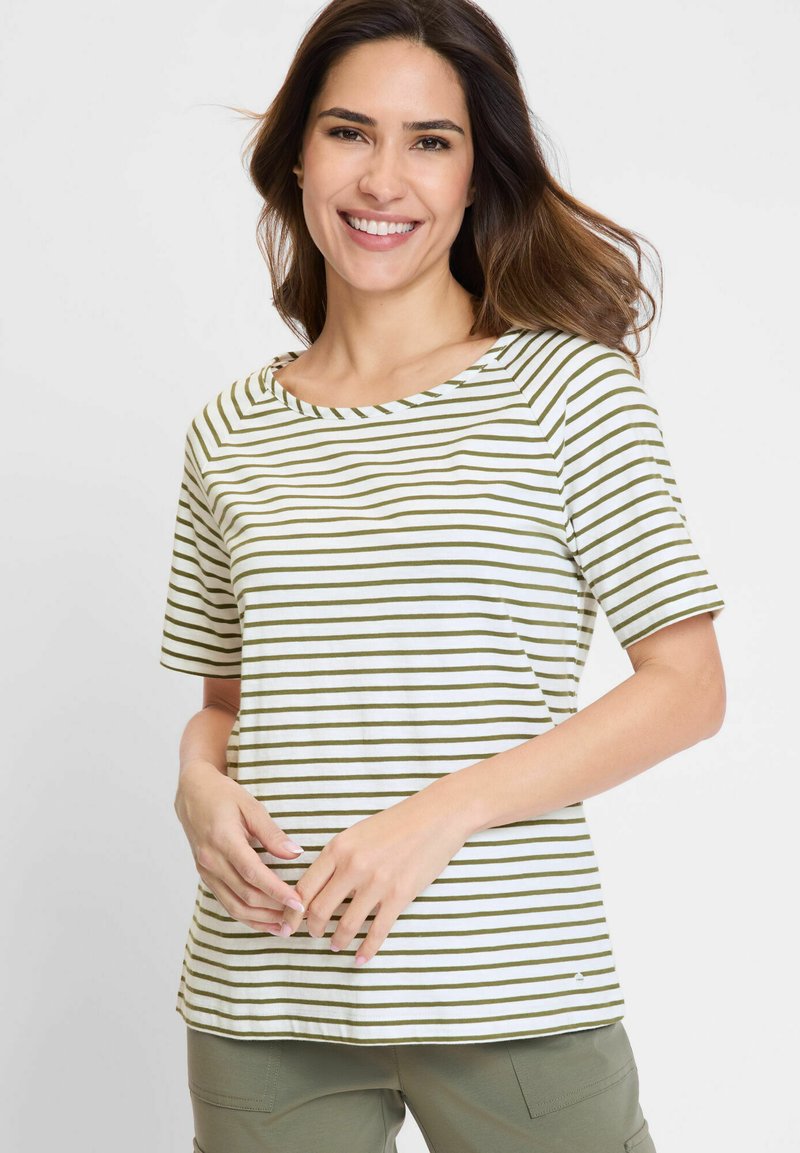 Gestreepte kortemouwen t-shirt in roomkleur met donkergroene horizontale strepen, met een ronde halslijn en een relaxte pasvorm. Zachte katoenkwaliteit.