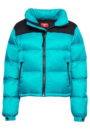 Doudoune turquoise avec panneau d'épaule noir, fermeture éclair à l'avant, poches latérales zippées, col montant et poignets à boutons-pression.
