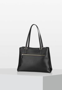 Sac en cuir noir avec une texture granuleuse, double anses, et une poche zippée à l'avant avec des accents en matériel doré.
