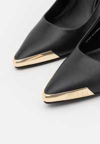 Versace Jeans Couture Escarpins - black