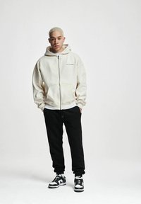 2Y Studios LAST FOR LIFE - Cipzáras pulóver - off white