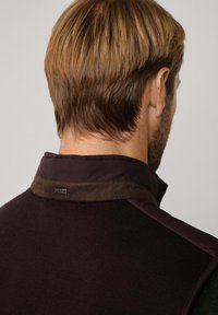 Hackett London Weste - dark brown