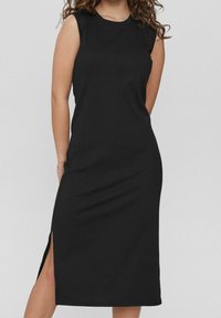 Schwarzes, geripptes Midikleid mit ärmellosem Design, seitlichem Schlitz und taillierter Silhouette. Aus einem dehnbaren Stoff für optimalen Tragekomfort gefertigt.