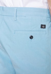DOCKERS SMART SUPREME FLEX MODERN CHINO - Calções - twin lakes cendre blue