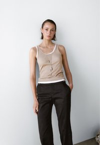 Thumbnail Image 4