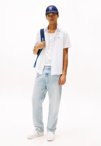 Thumbnail Image 3