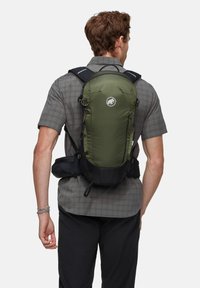 Mammut LITHIUM - Vandringsryggsäck - dark marsh black