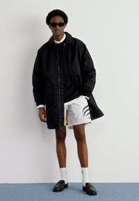 adidas Originals ATL SHORTS - Calças de fato de treino - cloud white