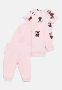 Nem kiválasztott, ballet pink