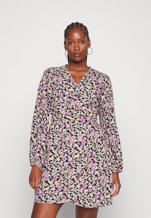 Pieces Curve PCMONICE WRAP DRESS - Φόρεμα ημέρας - black