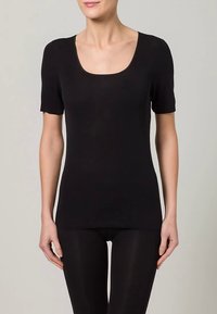 Zwart topje met korte mouwen en een ronde hals. Gemaakt van een glad, rekbaar materiaal, heeft het een aansluitende pasvorm en minimale naden voor extra comfort.