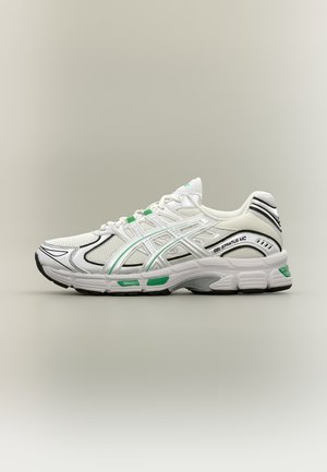 ASICS SportStyle, GEL STRATUS UNISEX - Маратонки - white/cilantro
