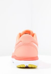 Nike Performance Scarpe da corsa su strada - orange