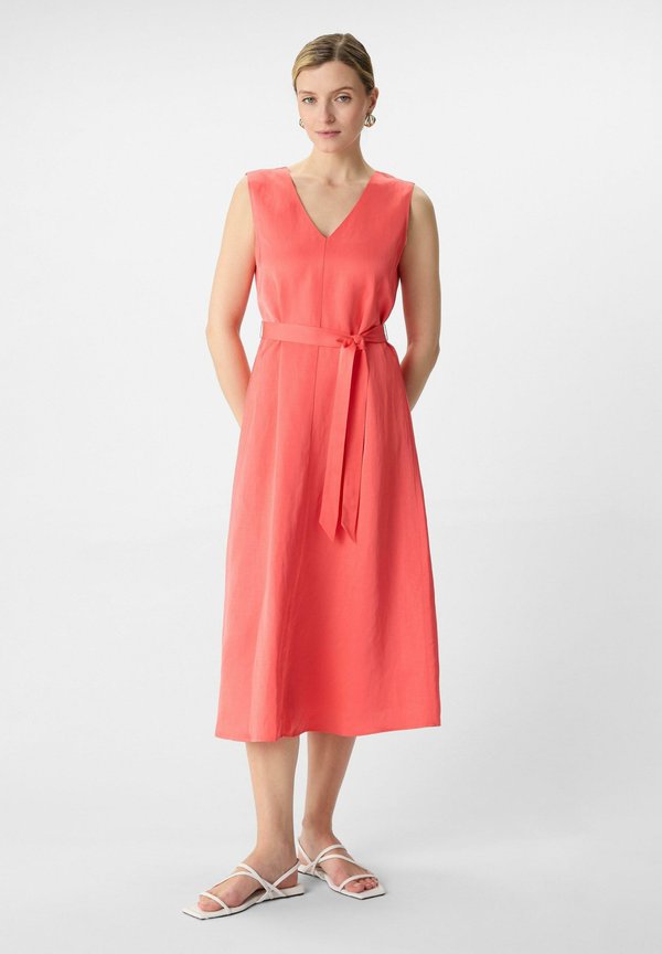 MIT V-AUSSCHNITT UND BINDEGÜRTEL - Cocktailkleid/festliches Kleid - koralle