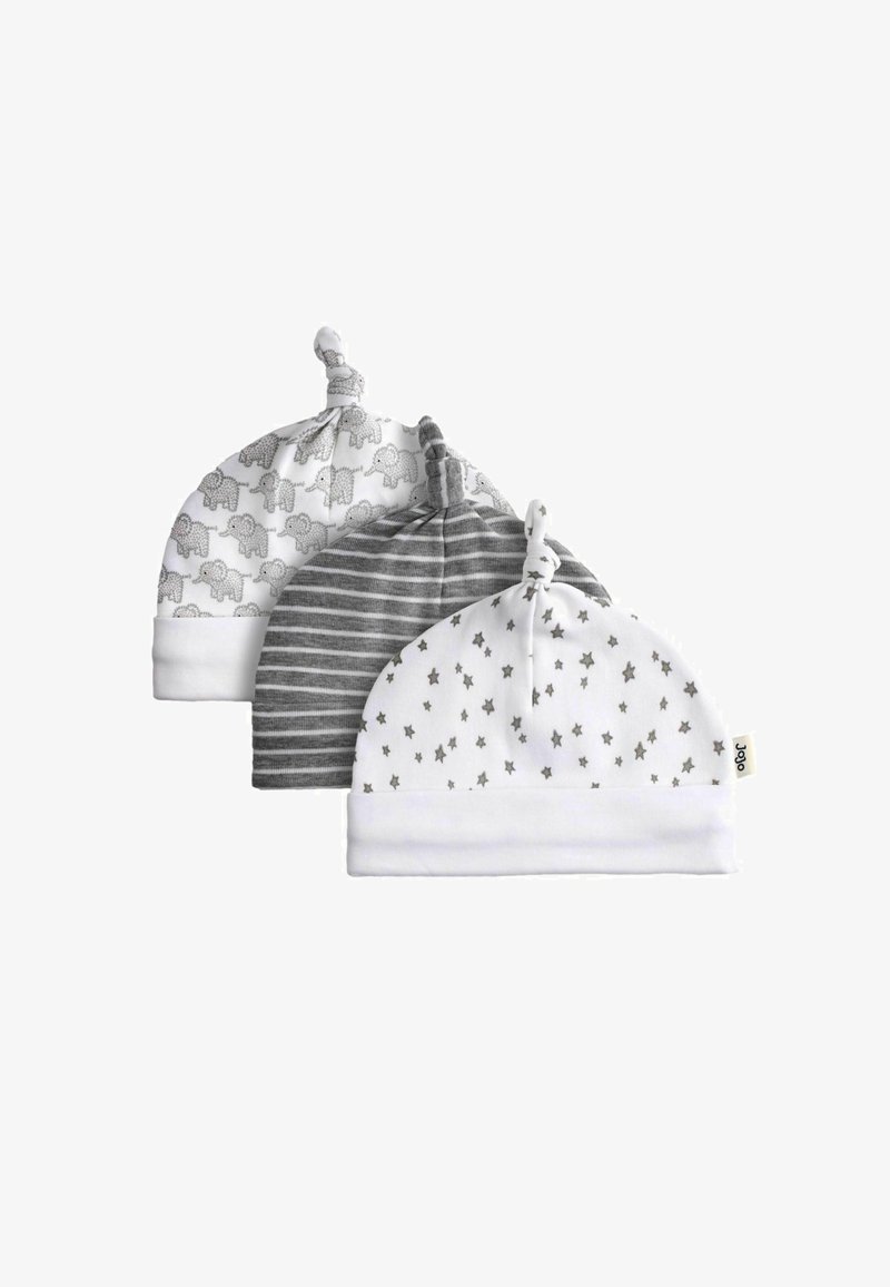 Három puha baba sapka csomós tetejű, szürke elefánt mintával, szürke-fehér csíkos, valamint szürke csillagok fehér alapon.