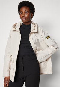 Barbour International WALKER SHOWERPROOF - Parka - blanc
