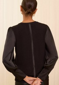 Love & Roses REGULAR FIT - Palaidinė - black
