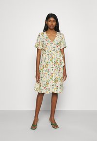 Object OBJLORENA SHORT DRESS - Vestido de dia - sandshell/alba
