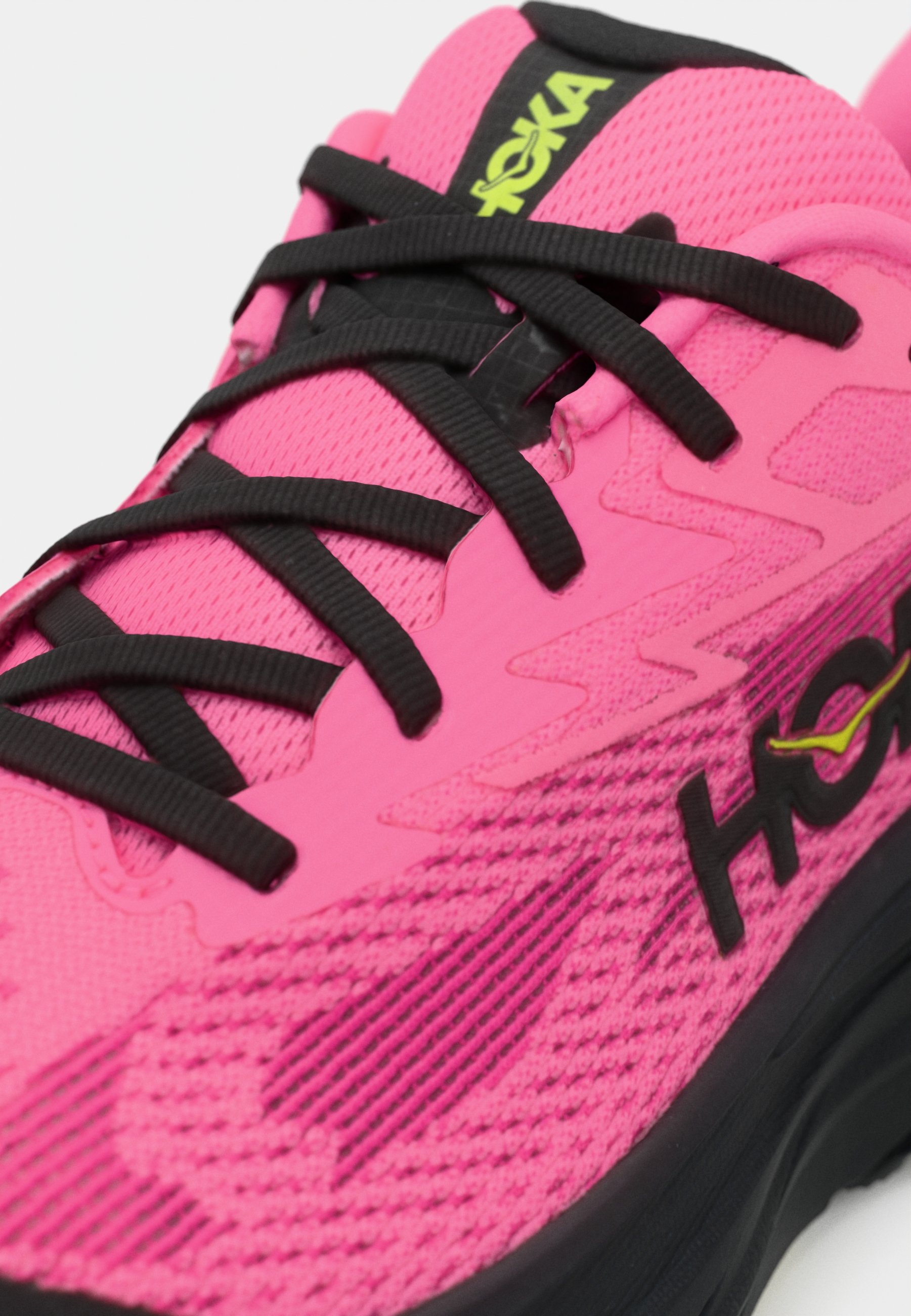HOKA CHALLENGER 8 - Pantofi alergare trail - neon rose/black/roz