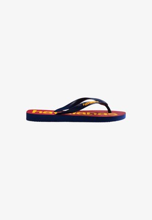 Une seule tong bleu marine et rouge avec le logo jaune "havaianas" sur la semelle et la bride sur fond blanc.