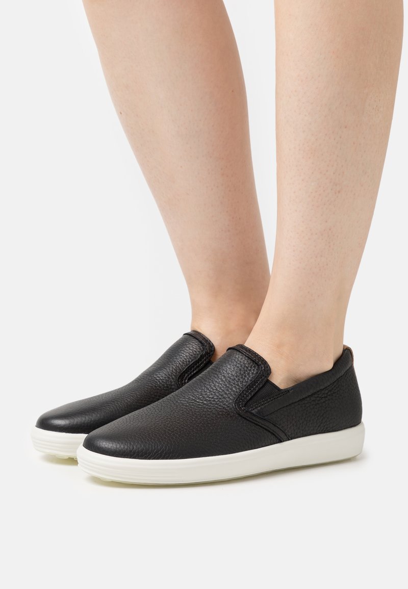 ecco soft slip on
