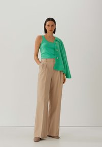 someday. SOFT SLIM FIT - Top - green apple