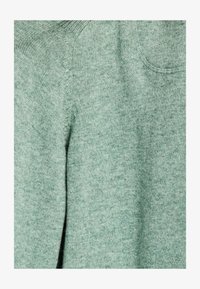 Geselecteerd, misty green