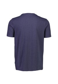 Camiseta de manga corta para hombre en azul marino oscuro, con cuello redondo, fabricada en una suave mezcla de algodón, que presenta un color sólido sin patrones visibles.