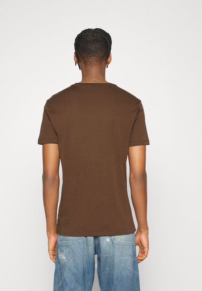 Polo Ralph Lauren CUSTOM SLIM FIT SOFT COTTON T-SHIRT - T-shirt básica - american brown
