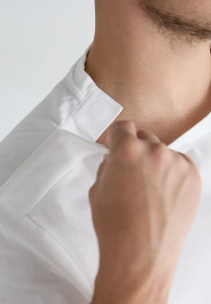 GLOBAL STRIPE CUFF TEE - Basic póló - white