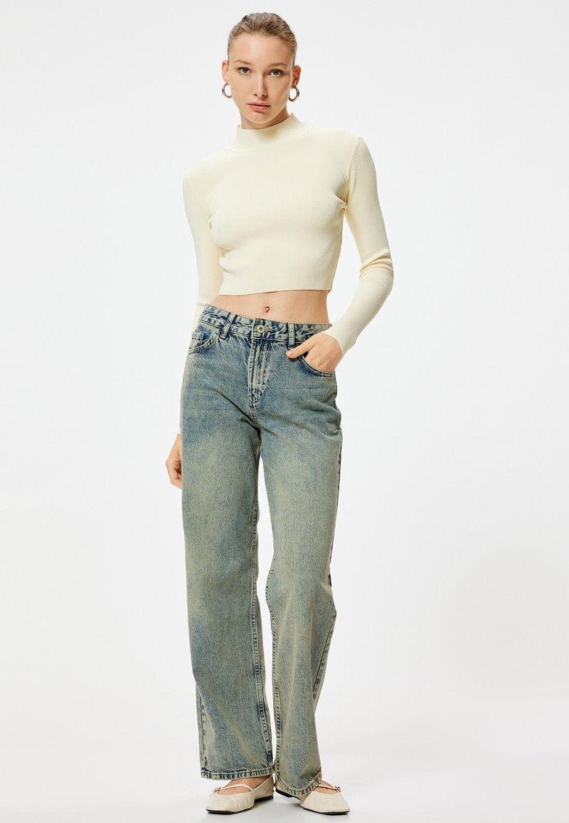 Koton CROP - Strickpullover - beige