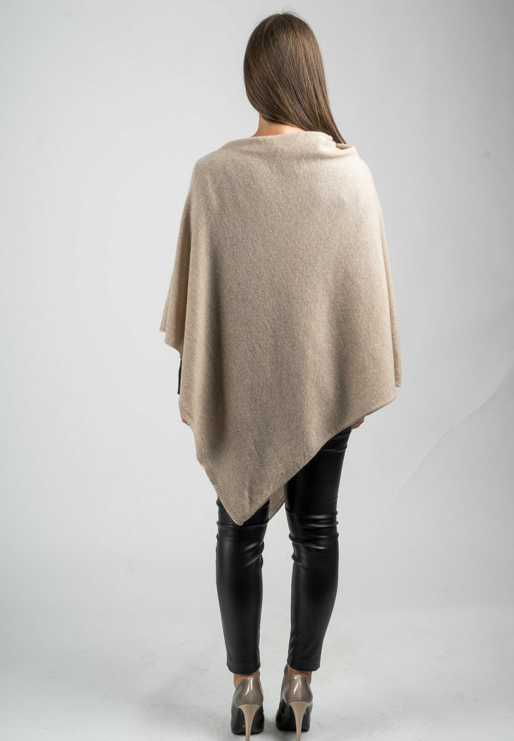 dalle piane cashmere poncho
